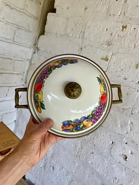 Olla Esmaltada Con Tapa Y Asas De Bronce - Taiwan 1970