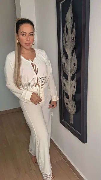 Brillo Sutil En Tono Mantequilla