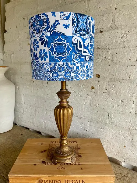 Lámpara Con Caperuza Estilo Azulejos Griegos- U.S.A. 1995