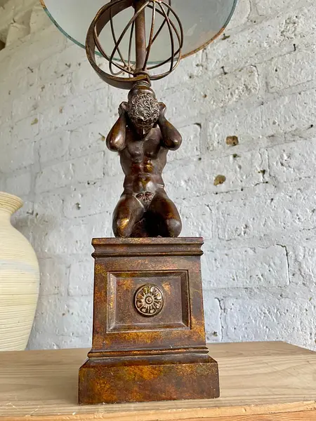 Lámpara De Atlas Y Caperuza De Mapa - U.S.A. 1980