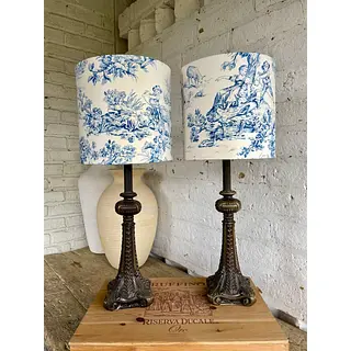 Lámparas Antiguas Con Caperuzas Estilo Toile De Jo