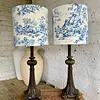 Lámparas Antiguas Con Caperuzas Estilo Toile De Jo