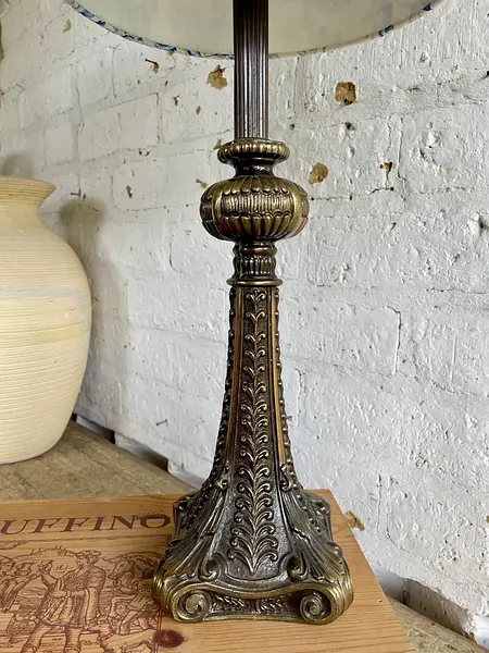 Lámparas Antiguas Con Caperuzas Estilo Toile De Jo