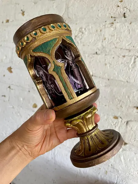 Portavela En Madera Tallada Con Vidrio