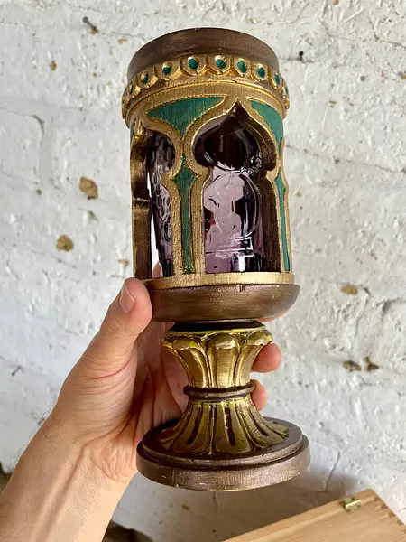 Portavela En Madera Tallada Con Vidrio