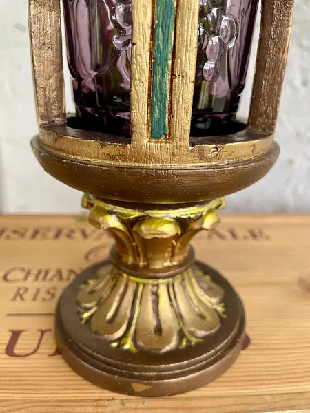 Portavela En Madera Tallada Con Vidrio