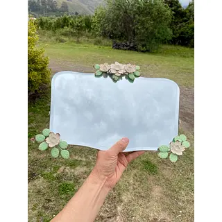 Espejo De Pared Flores Y Hojas Modeladas En Lámina Metálica