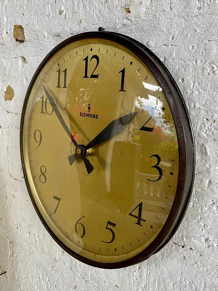 Reloj Siemens De Pilas Estilo Peter Behrens - Alemania 1950