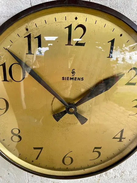 Reloj Siemens De Pilas Estilo Peter Behrens - Alemania 1950