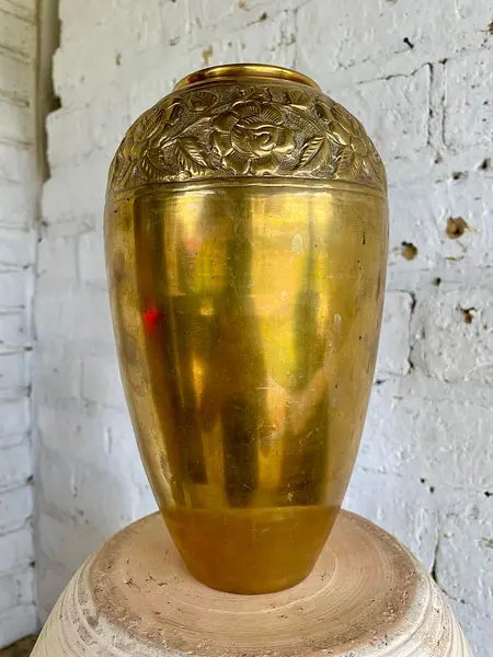 Florero En Bronce Repujado - India 1940