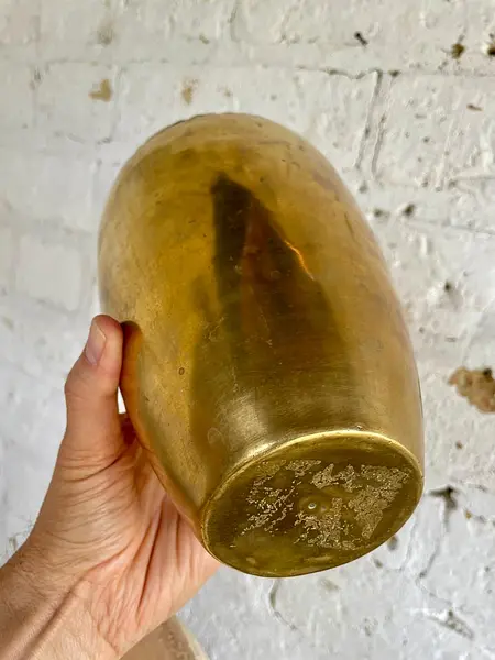 Florero En Bronce Repujado - India 1940