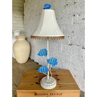Lámpara De Mesa Con Peces Y Caperuza En Lino