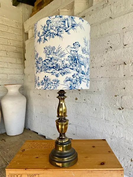 Lámpara De Mesa Y Caperuza Estilo Toile De Jouy