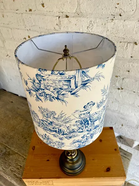 Lámpara De Mesa Y Caperuza Estilo Toile De Jouy