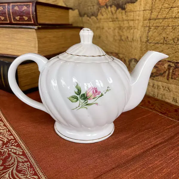 Tetera Porcelana Con Tapa Y Pico Vertedor