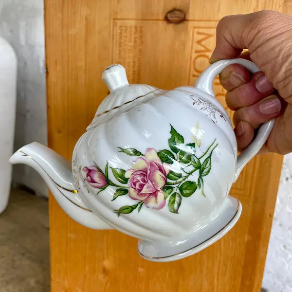 Tetera Porcelana Con Tapa Y Pico Vertedor