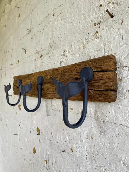 Perchero Rústico Con 3 Ganchos Metálicos Cola De Ballena
