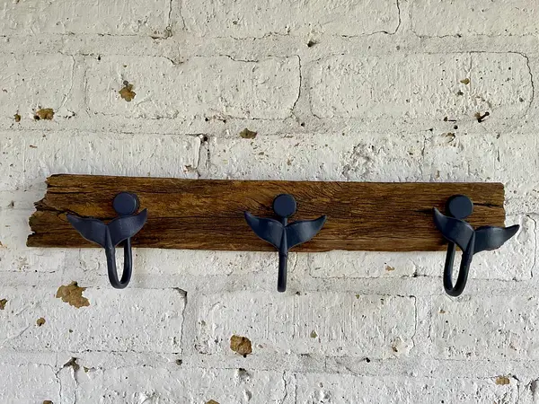Perchero Rústico Con 3 Ganchos Metálicos Cola De Ballena