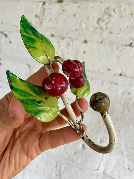 Cerezas Metálicas Con Gancho De Colgar - Italia 1980