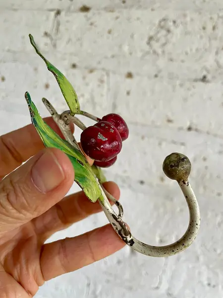 Cerezas Metálicas Con Gancho De Colgar - Italia 1980