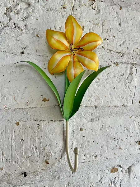 Lirio Metálico Con Gancho De Colgar