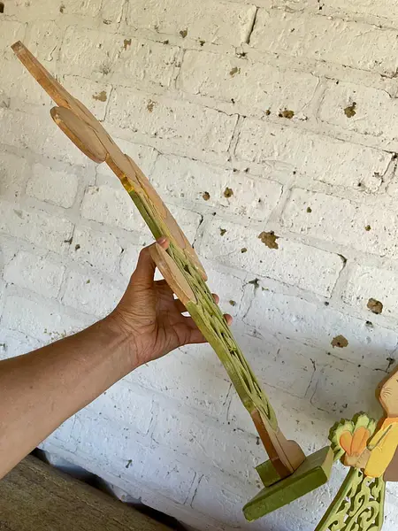 Pareja Conejos En Madera Calada Y Pintados A Mano