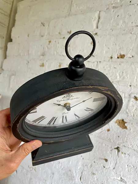 Reloj De Pila Ovalado Con Caja De Madera