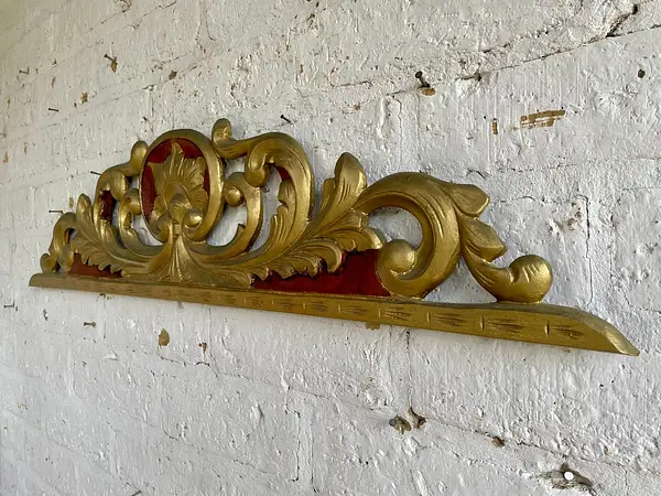 Friso De Madera Tallada