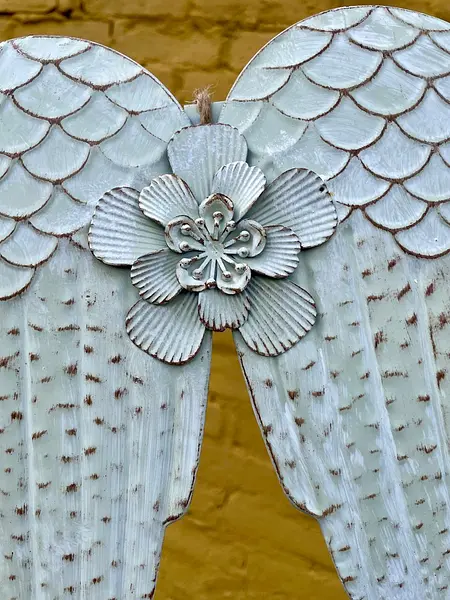 Alas Metálicas Repujadas