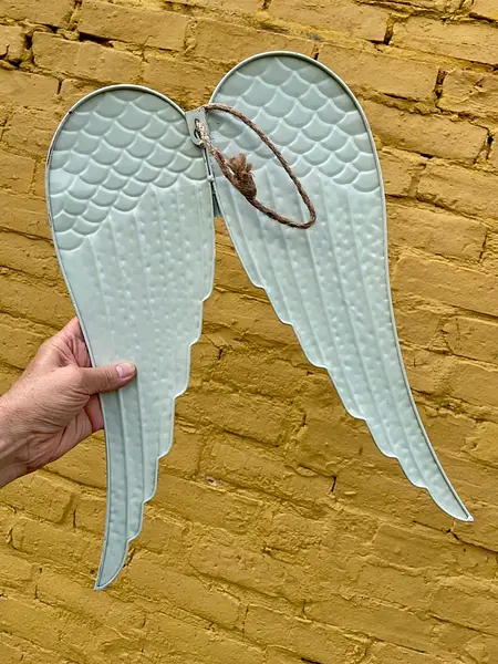 Alas Metálicas Repujadas