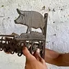 Repisa Perchero En Hierro Fundido Con Figura De Cerdos