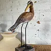 Garza Tallada En Madera Y Patas Metálicas