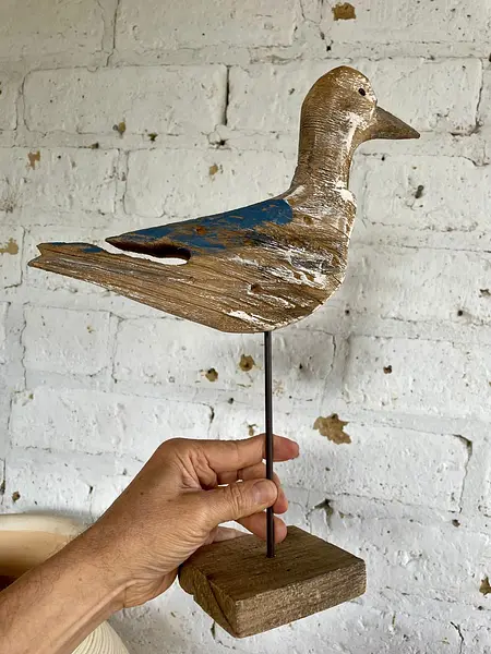 Gaviota Sobre Pedestal Y Acabado Azul Envejecido