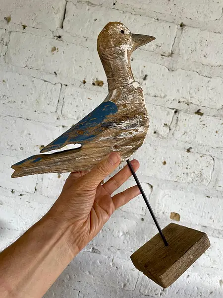 Gaviota Sobre Pedestal Y Acabado Azul Envejecido
