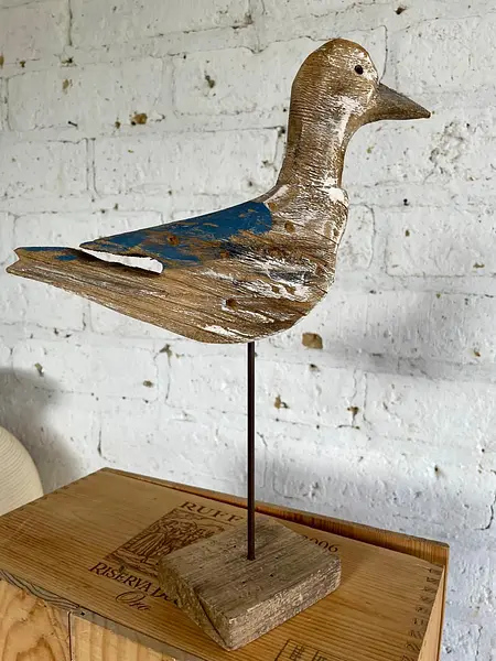 Gaviota Sobre Pedestal Y Acabado Azul Envejecido