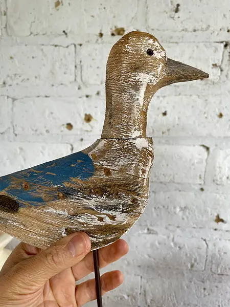 Gaviota Sobre Pedestal Y Acabado Azul Envejecido