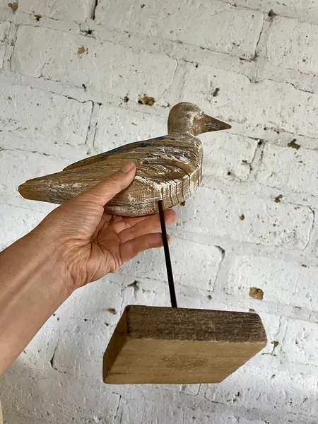 Gaviota Sobre Pedestal Y Acabado Azul Envejecido