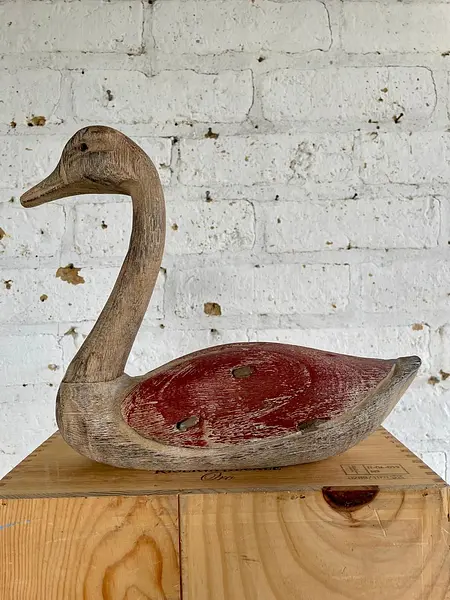 Pato De Madera Rústico Grande Con Acabado Desgastado