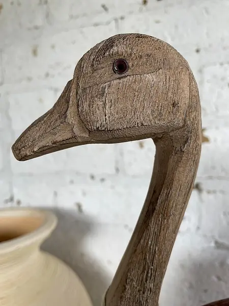 Pato De Madera Rústico Grande Con Acabado Desgastado