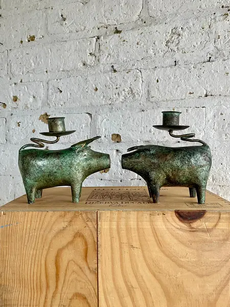 Candelabros X 2 Con Figuras De Cerdo - Indonesia 1990