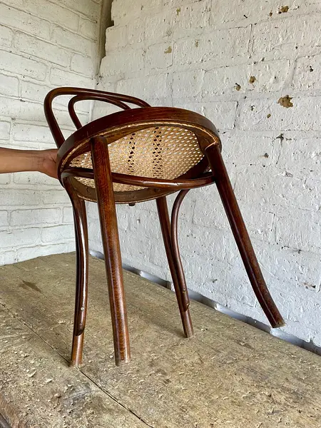 Silla Estilo Thonet Con Asiento Tejido - Colombia 1980