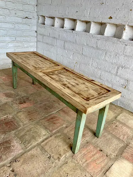 Banca Rústica Elaborada Con Puerta Reciclada