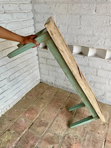 Banca Rústica Elaborada Con Puerta Reciclada