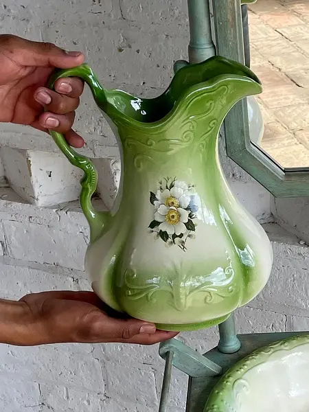 Aguamanil Con Espejo Jarra Y Palangana