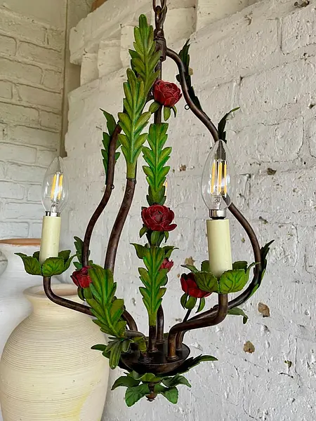 Lámpara De Araña Metálica Con Hojas Y Flores