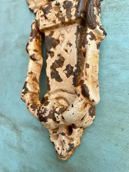 Aldaba Metálica Con Forma De Ángel