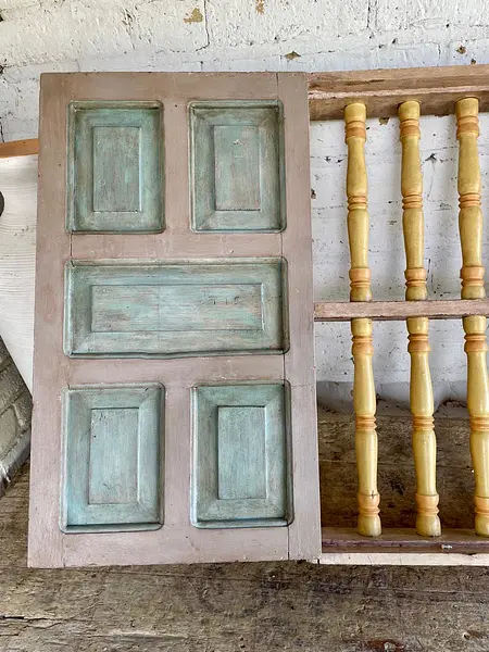 Ventana De Dos Puertas Balaustres De Madera - Colombia 1940