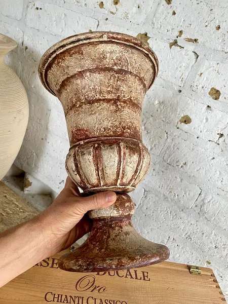 Copón Metálico Decorado Con Pintura Desgastada