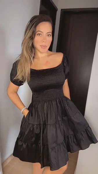 Vestido Corto - Tono Oscuro