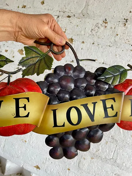 Placa Con Frutas Hojas Y Cinta "Vive, Ama, Rie"